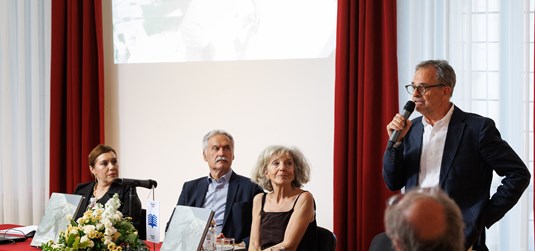 U Splitu svečano predstavljena monografija o kiparu Andriji Krstuloviću: 